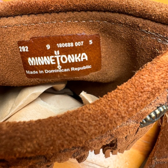 Minnetonka Ankle Moccasins Size 9 Womens Suede Leather Fringed Studs Zip Up Back - Picture 8 of 14